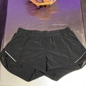 Lululemon hotty hot short 4in sz 12